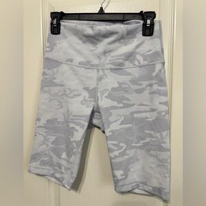 Lululemon Wunder Under short 10" *ribbed